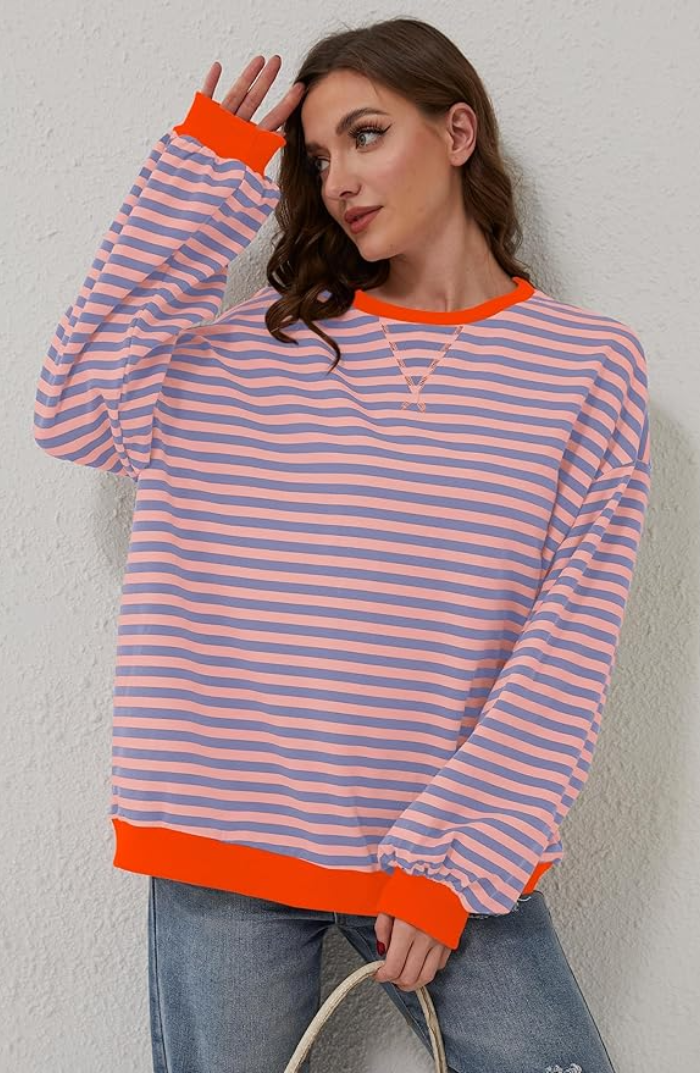 Pola | Oversizowy Sweter w Paski z Rekawami Nietoperz
