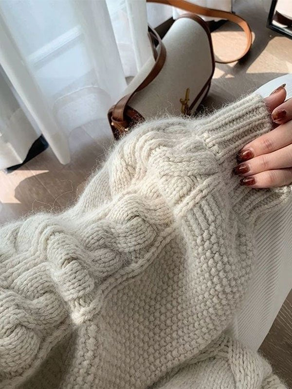 Marika | Oversizowy Sweter z Warkoczowym Splotem