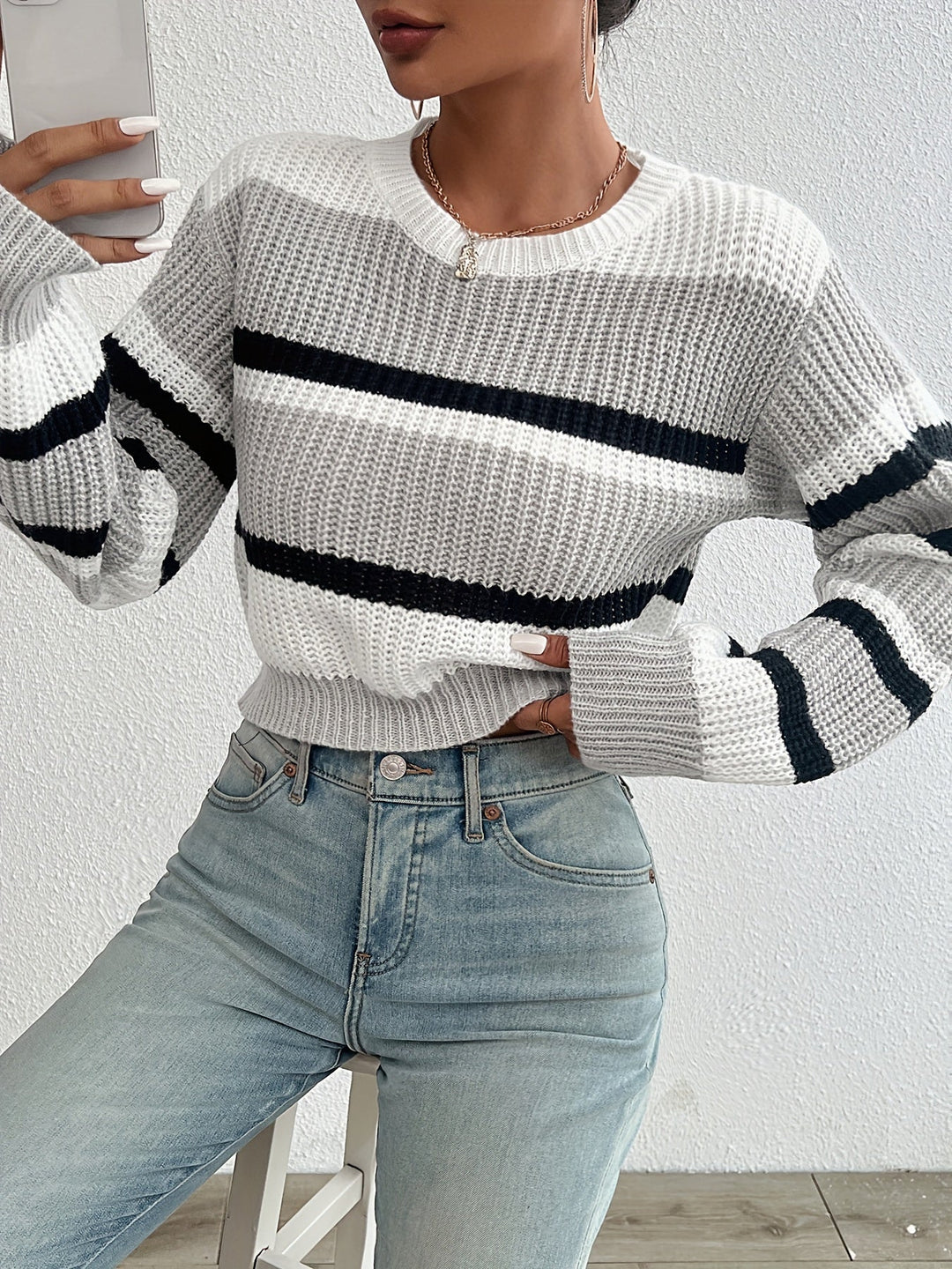 Luiza | Krotki Sweter w Paski